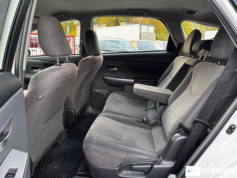 Toyota Prius Plus / V 17 automobil-interauto