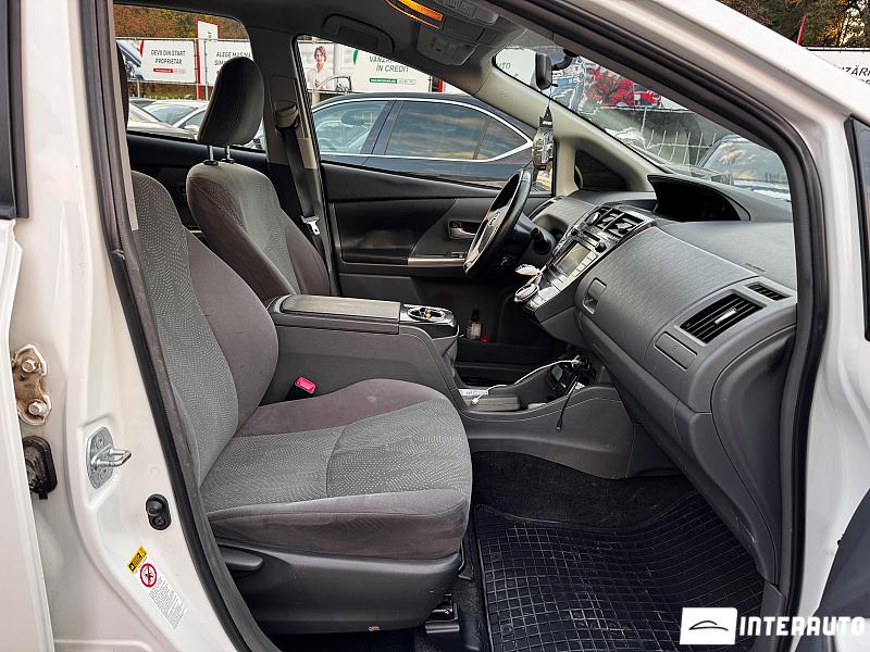 Toyota Prius Plus / V 16 automobil-interauto