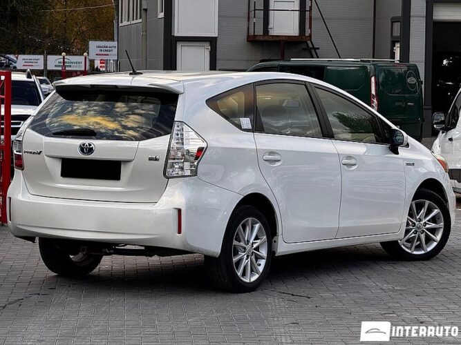 Toyota Prius Plus / V 27 interauto-car