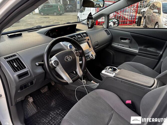Toyota Prius Plus / V 28 interauto-car