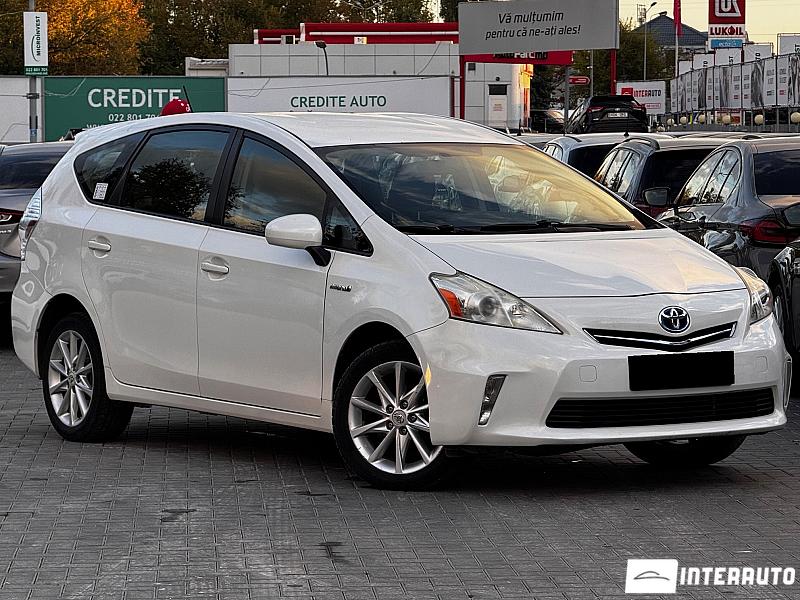 Toyota Prius Plus / V 13 automobil-interauto