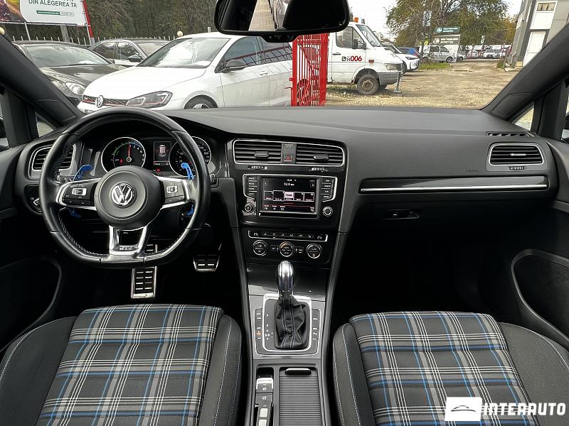 Volkswagen Golf GTE 17 automobil-interauto