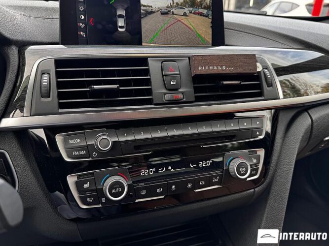 BMW 330 39 interauto-car