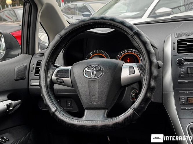 Toyota Auris 34 interauto-car