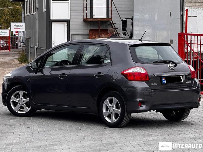 Toyota Auris 31 interauto-car