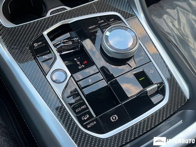 BMW X6 3.0D 50 interauto-car