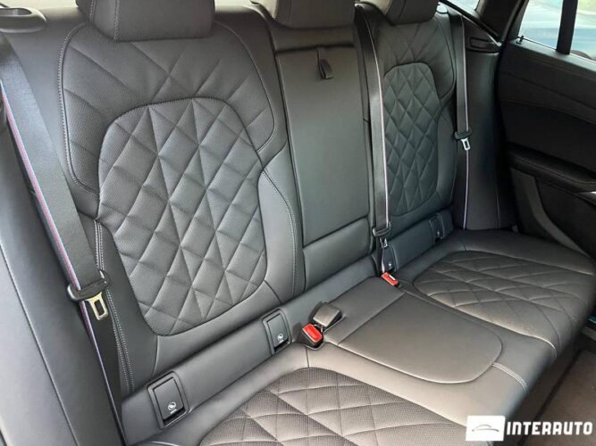 BMW X6 3.0D 54 interauto-car