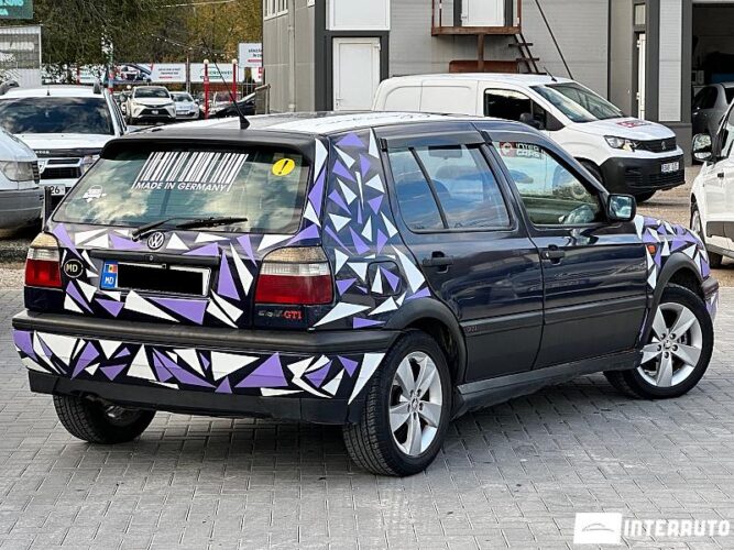 Volkswagen Golf GTI 33 interauto-car