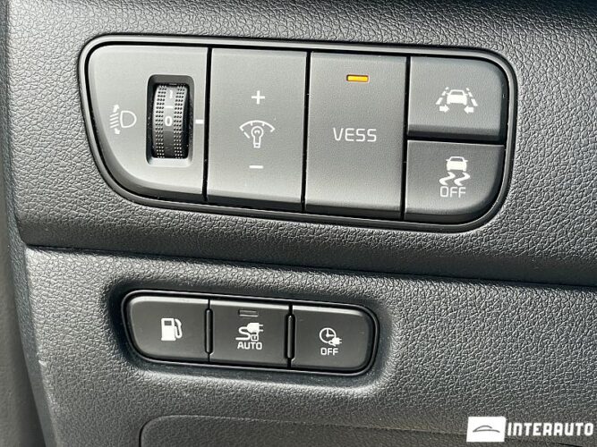 Kia Niro 35 interauto-car