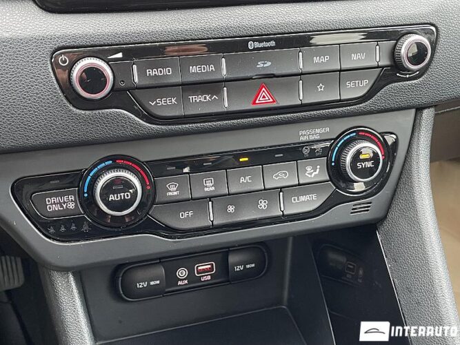 Kia Niro 40 interauto-car