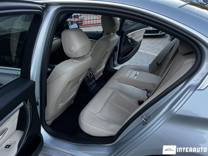 BMW 330E 38 interauto-car