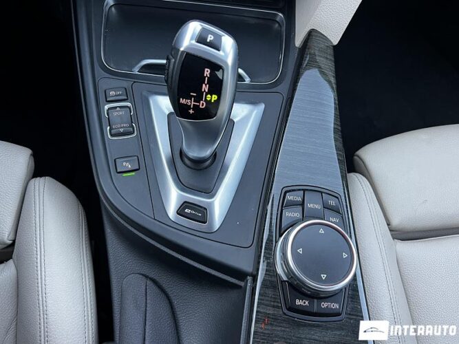 BMW 330E 44 interauto-car