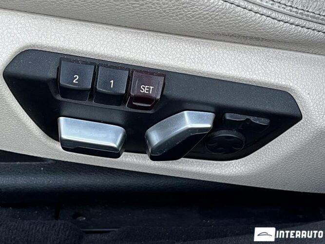 BMW 330E 52 interauto-car