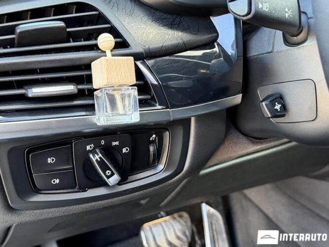 BMW X5 2.5D 35 interauto-car