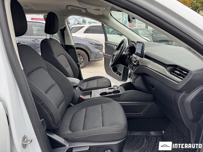 Ford Kuga 51 interauto-car