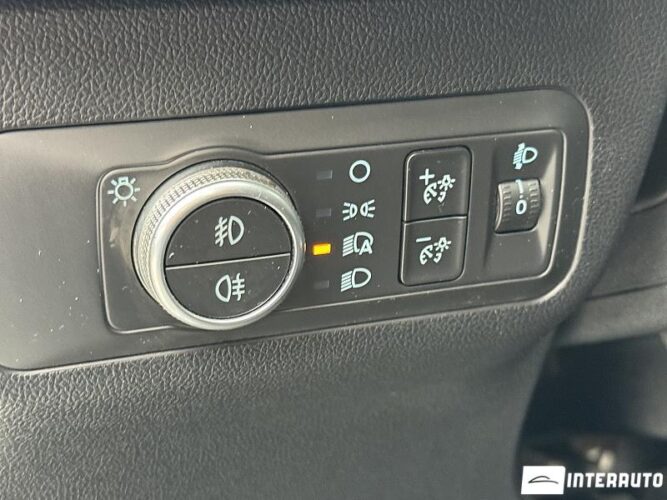 Ford Kuga 56 interauto-car