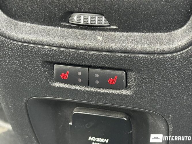 Ford Kuga 49 interauto-car