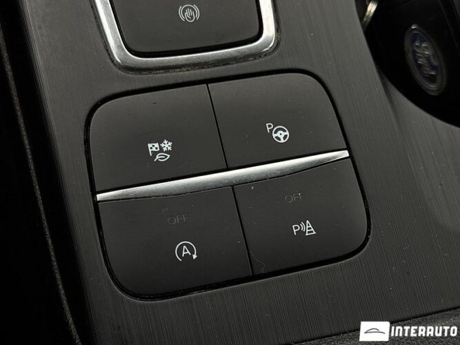 Ford Kuga 47 interauto-car