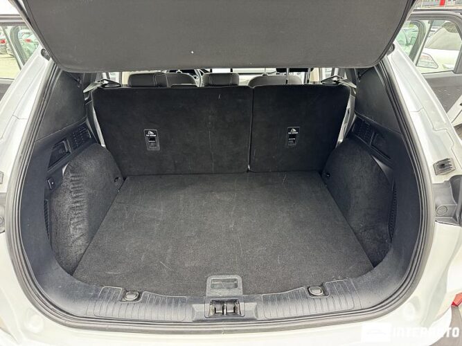 Ford Kuga 57 interauto-car