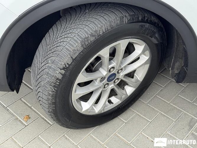 Ford Kuga 52 interauto-car