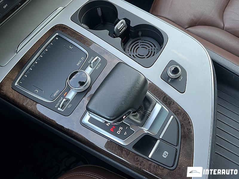 Audi Q7 26 automobil-interauto