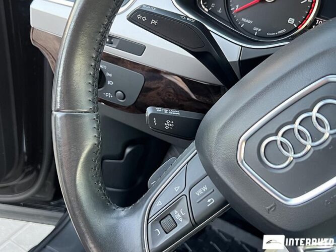 Audi Q7 45 interauto-car