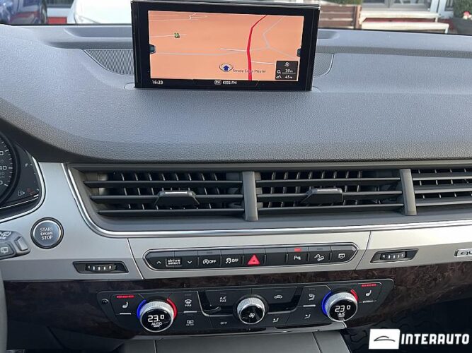 Audi Q7 49 interauto-car