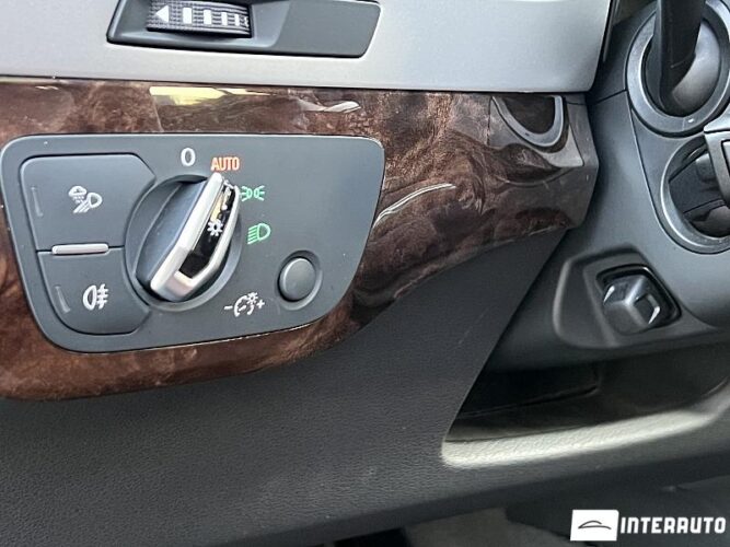 Audi Q7 44 interauto-car