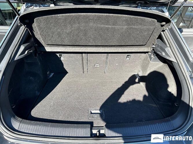 Volkswagen T-Roc 49 interauto-car