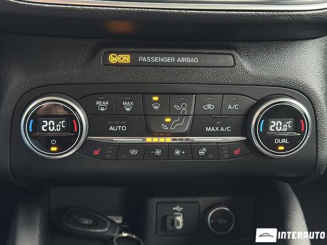 Ford Focus 41 interauto-car