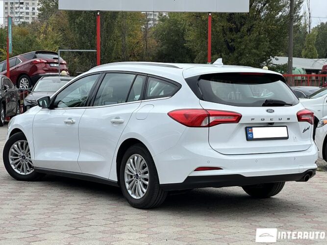 Ford Focus 32 interauto-car