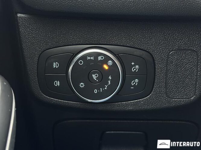 Ford Focus 38 interauto-car