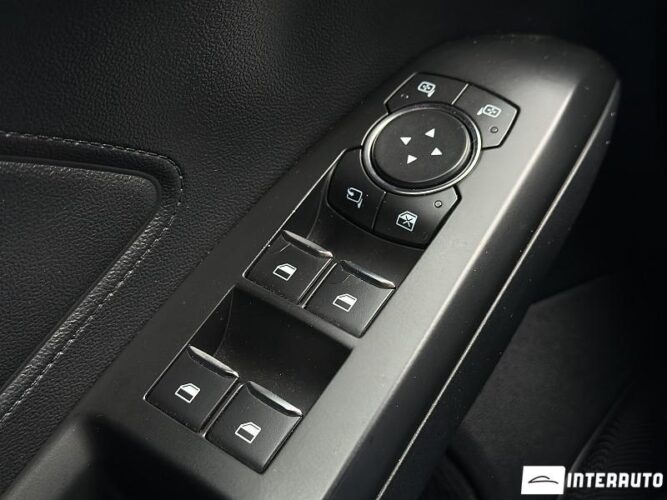 Ford Focus 37 interauto-car