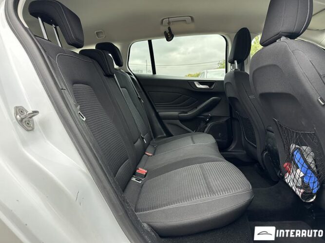 Ford Focus 46 interauto-car