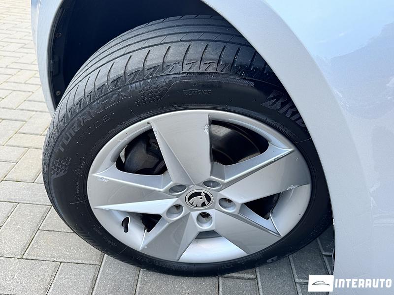 Skoda Octavia 26 automobil-interauto