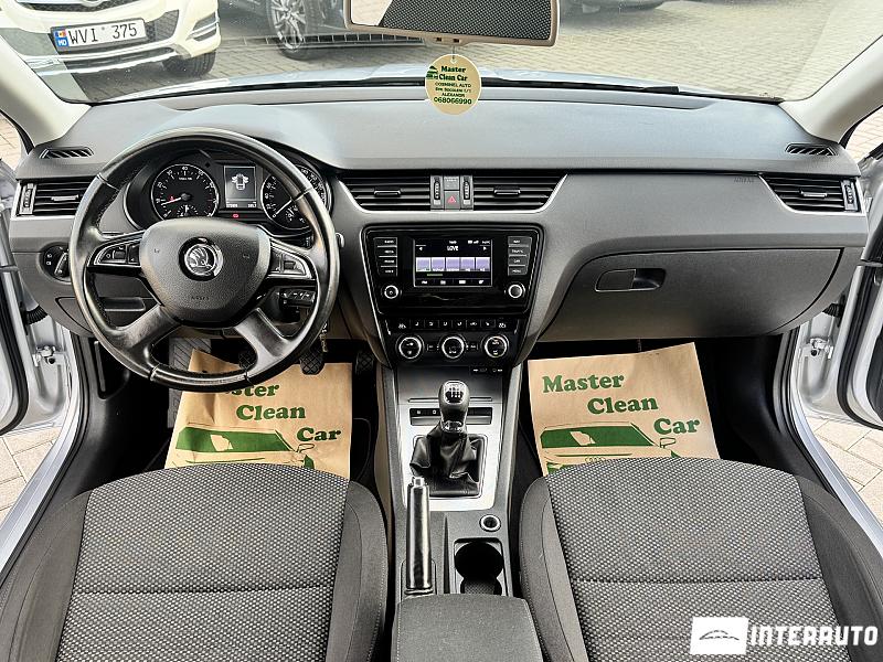 Skoda Octavia 16 automobil-interauto