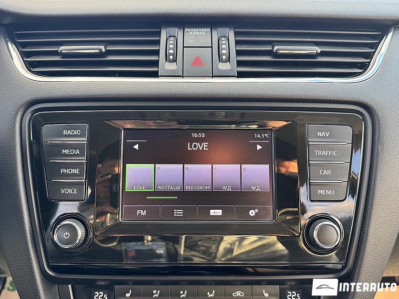 Skoda Octavia 19 automobil-interauto