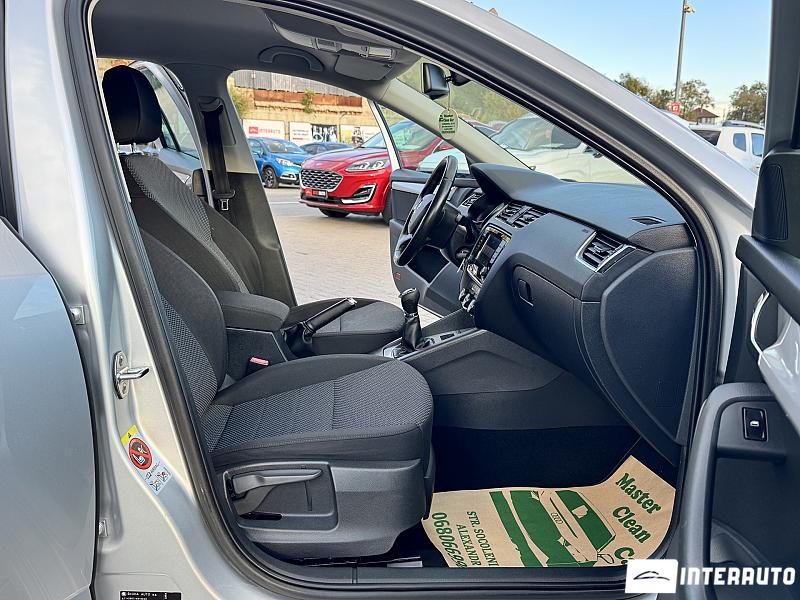 Skoda Octavia 24 automobil-interauto