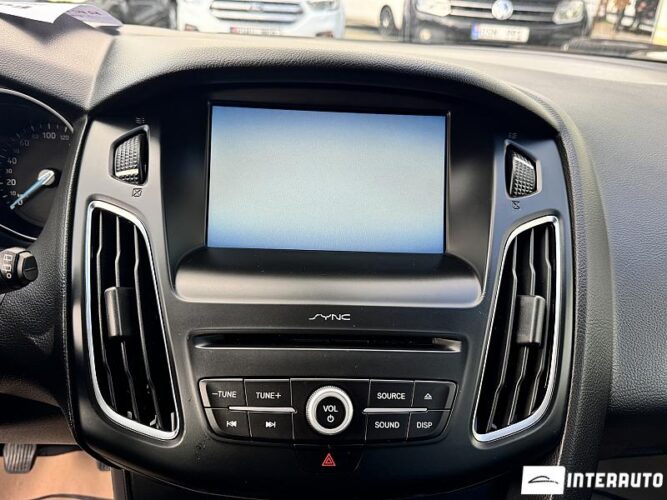 Ford Focus 37 interauto-car