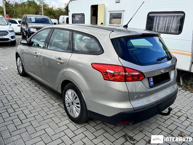 Ford Focus 32 interauto-car