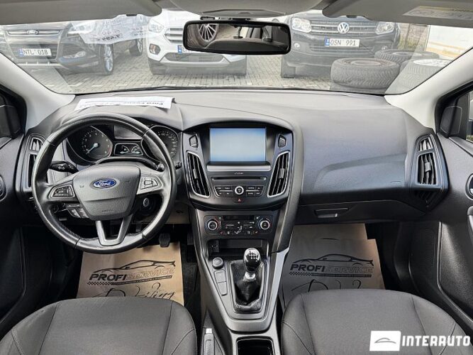 Ford Focus 34 interauto-car