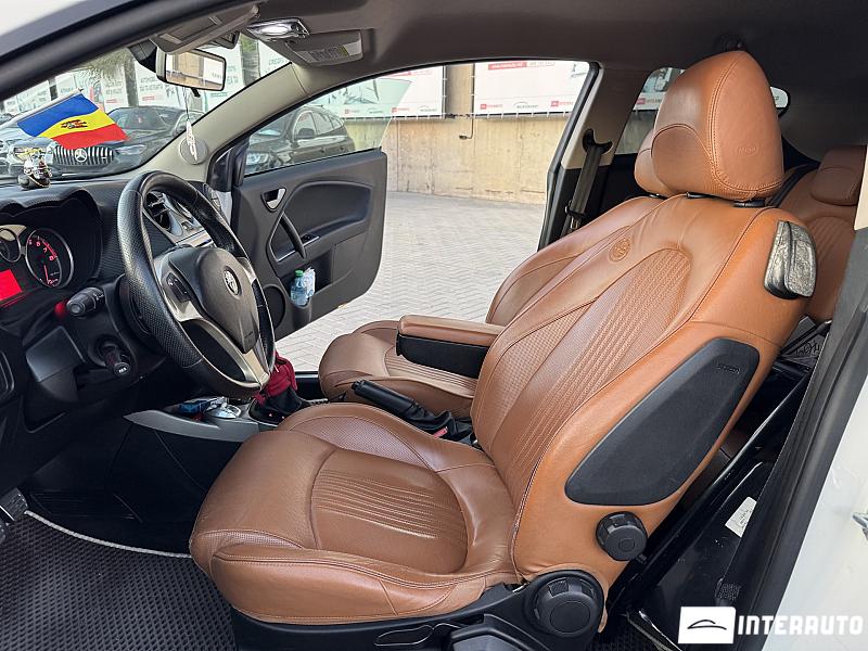 Alfa Romeo Mito 15 automobil-interauto