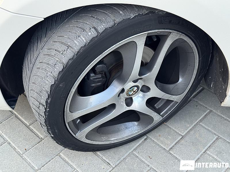 Alfa Romeo Mito 24 automobil-interauto