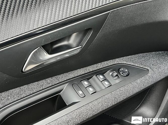 Peugeot 5008 36 interauto-car