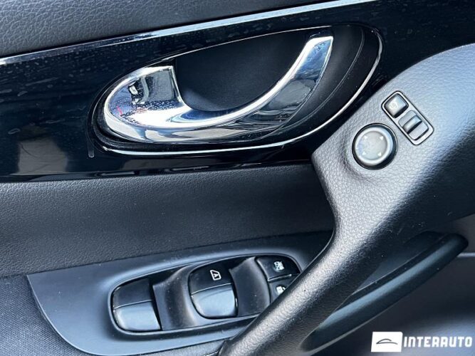 Nissan Qashqai 37 interauto-car