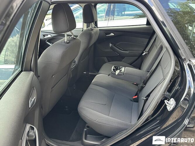 Ford Focus 42 interauto-car