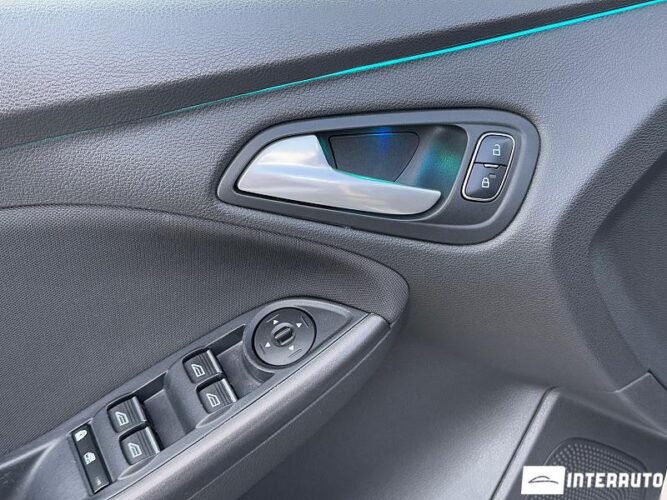 Ford Focus 35 interauto-car