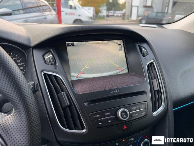 Ford Focus 32 interauto-car