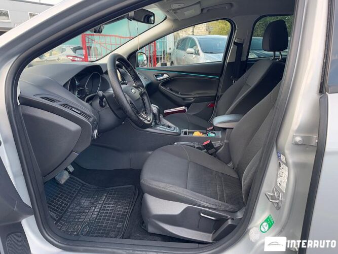 Ford Focus 29 interauto-car