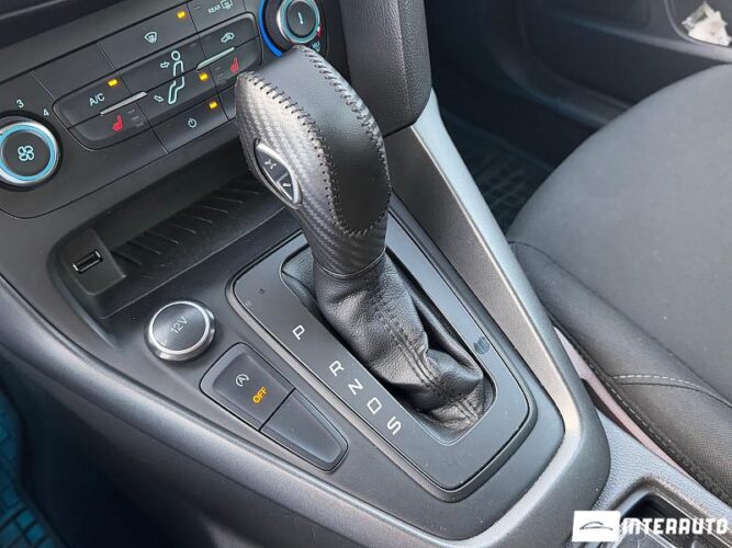 Ford Focus 34 interauto-car
